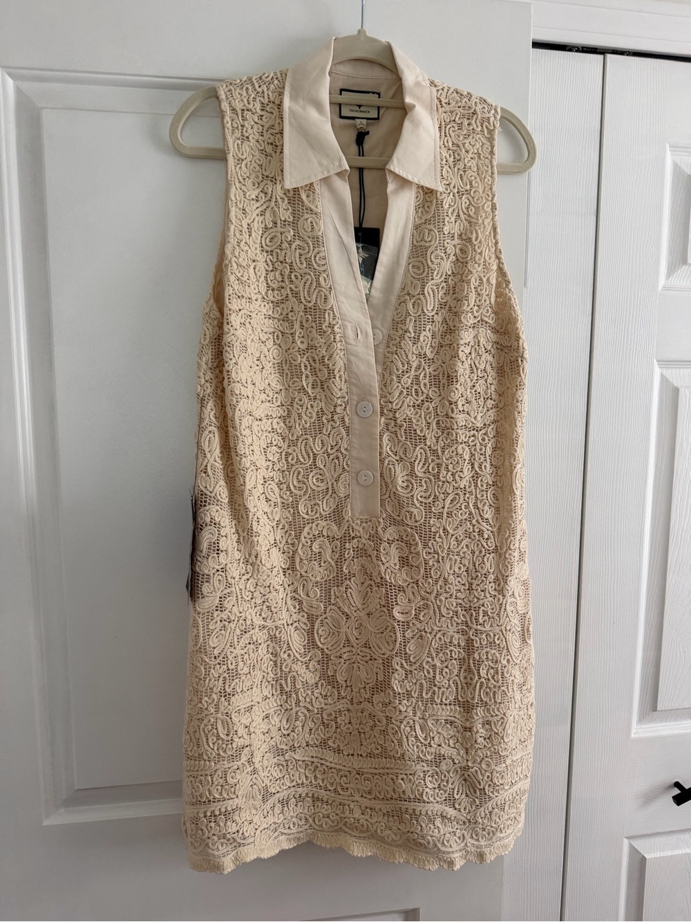 Tuckernuck Cream Lace Sleeveless Shift Dress